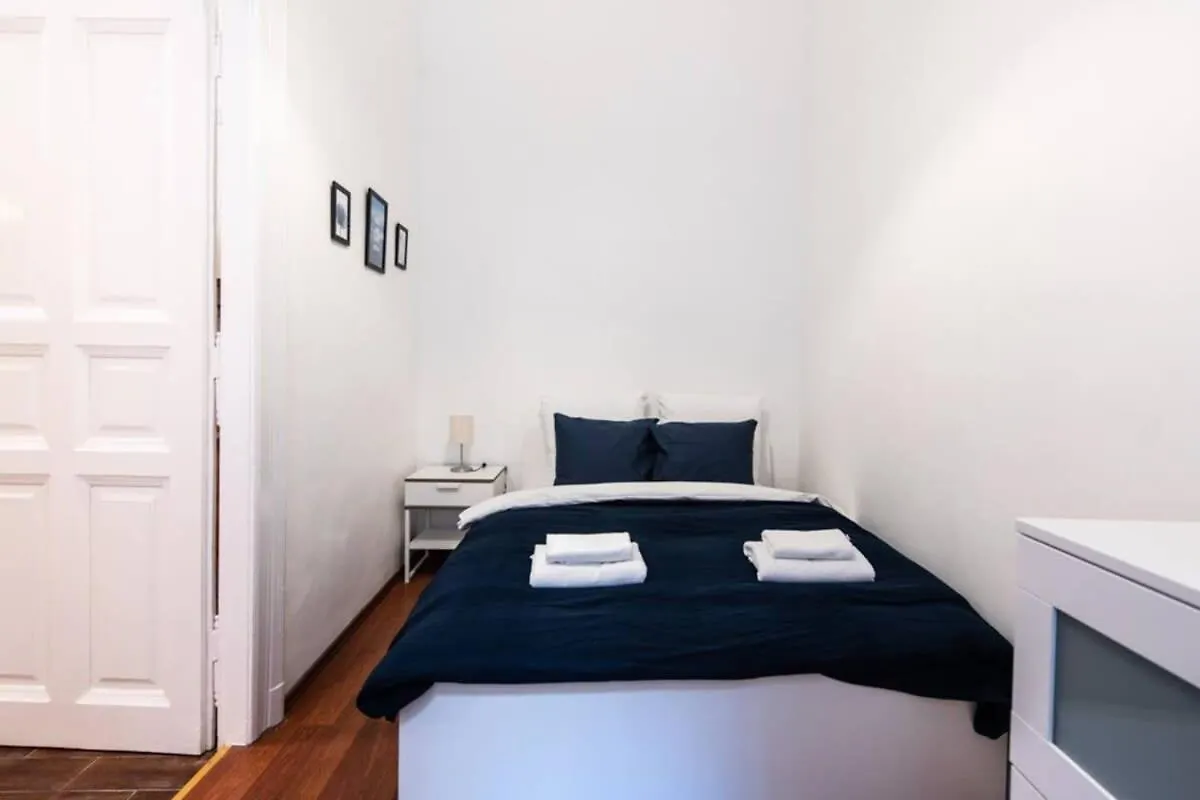 Apartment Very Central Convenient Large Ac Place Budapest Hungary