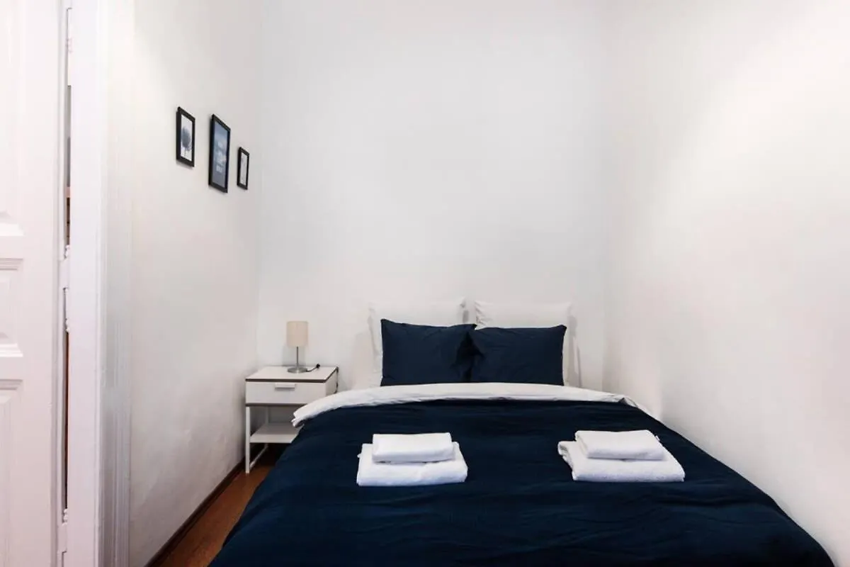 Very Central Convenient Large Ac Place Budapest Apartment