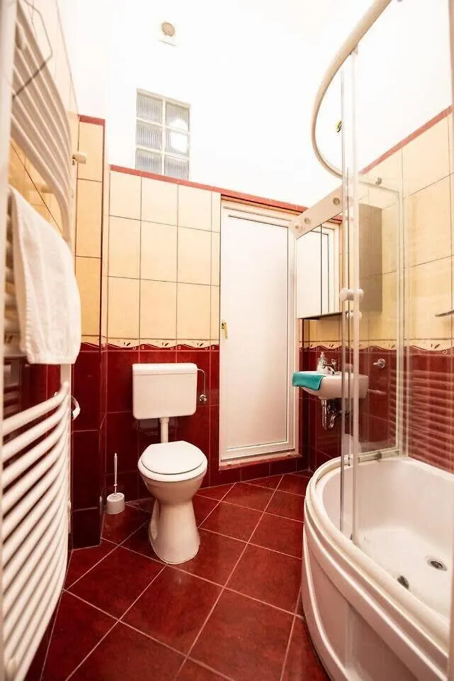 Very Central Convenient Large Ac Place Budapest Hungary