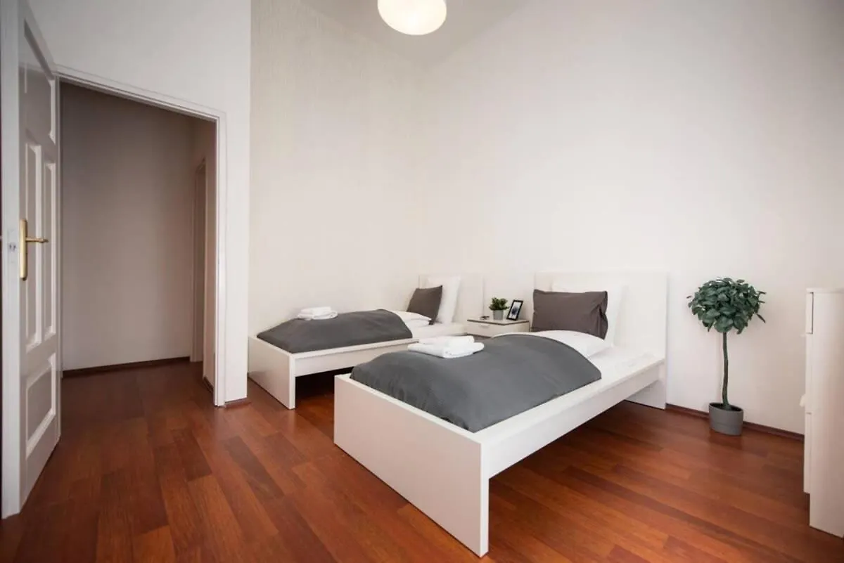 Very Central Convenient Large Ac Place Budapest 0*,  Hungary