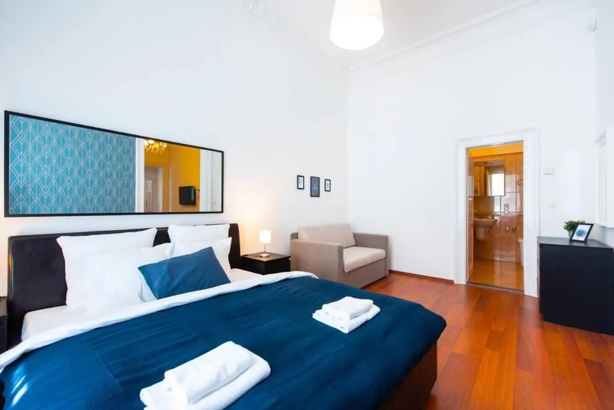 Apartment Very Central Convenient Large Ac Place Budapest