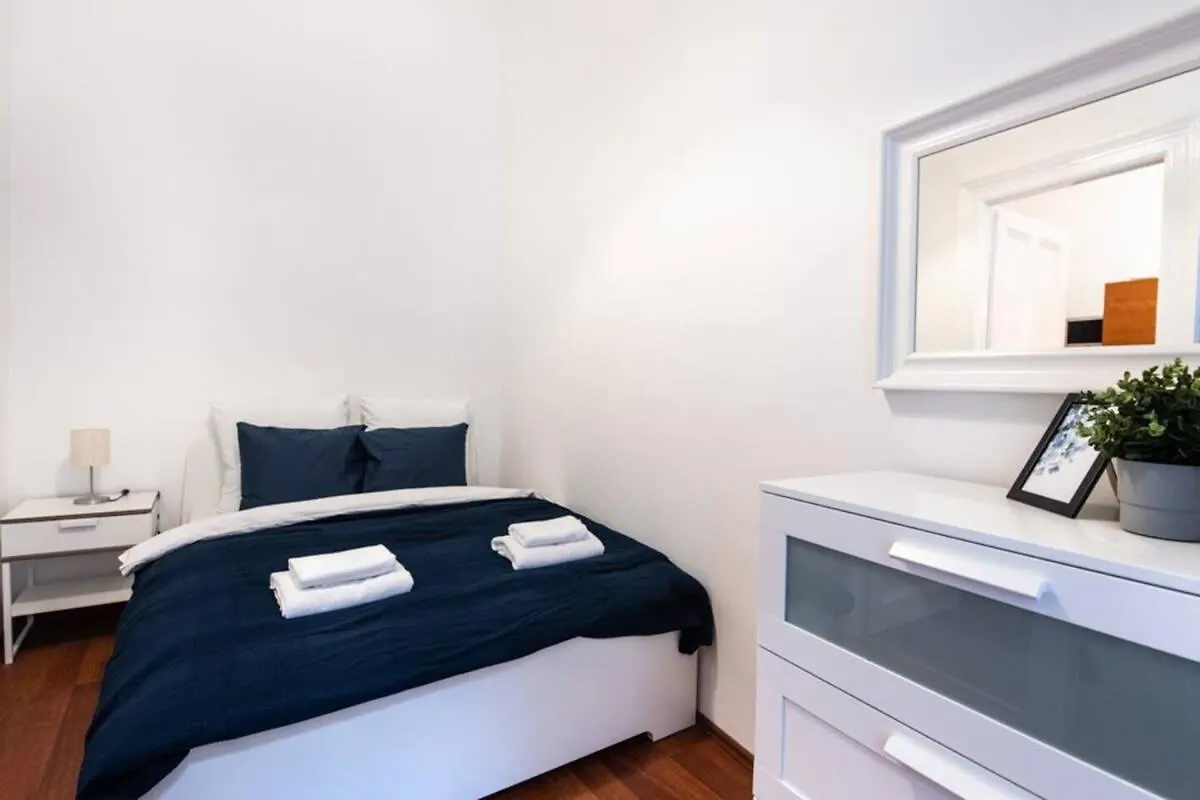 Very Central Convenient Large Ac Place Budapest Apartment