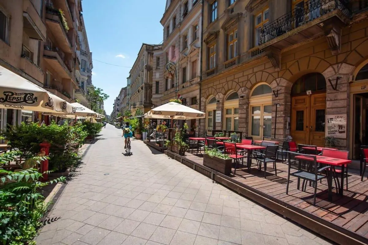 Apartment Very Central Convenient Large Ac Place Budapest